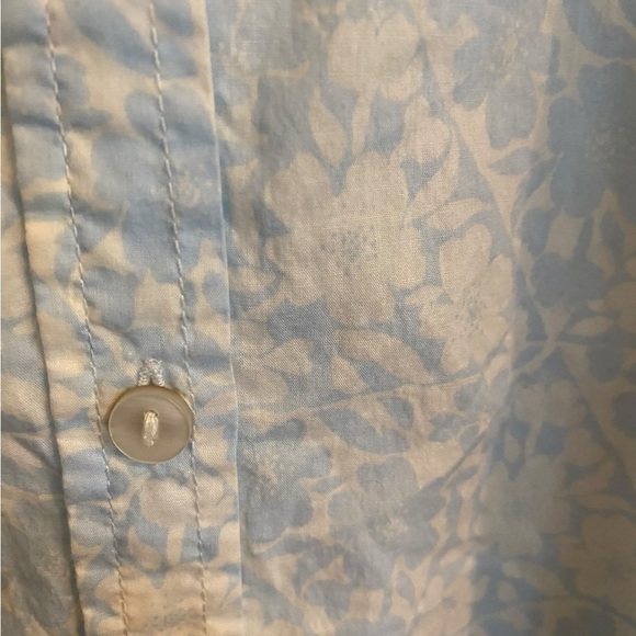 AE American Eagle resort shirt blue and white bshirt sleeve button down - Picture 10 of 16